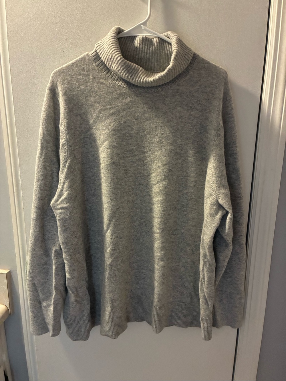Lands’ End Women’s 100% Cashmere Sweater. Size 2XL. Grey.